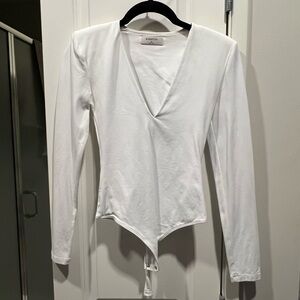 Aritzia white v neck body suit size XS